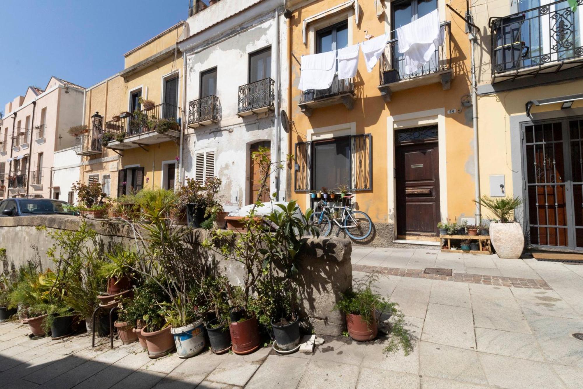 Laribiancos Centro Storico * Cagliari